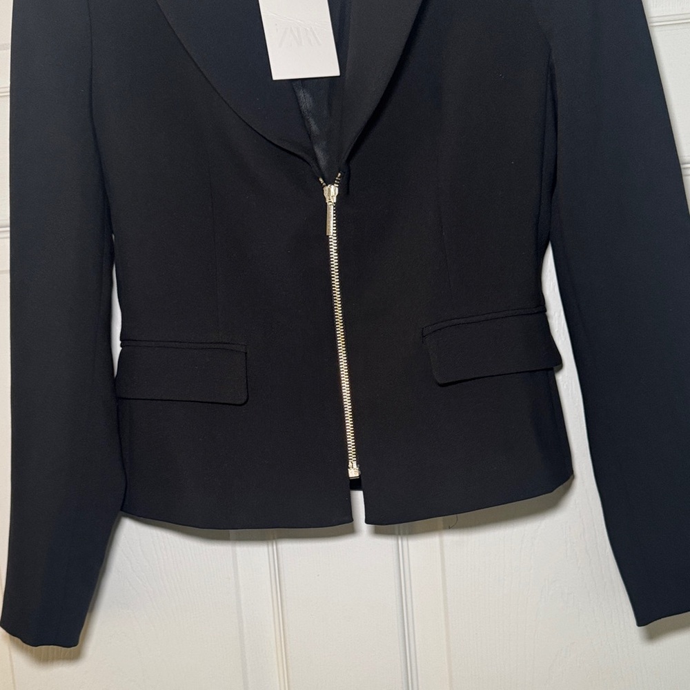 Zara Black Zip-Front Blazer with Shoulder Pads - Picture 8 of 15